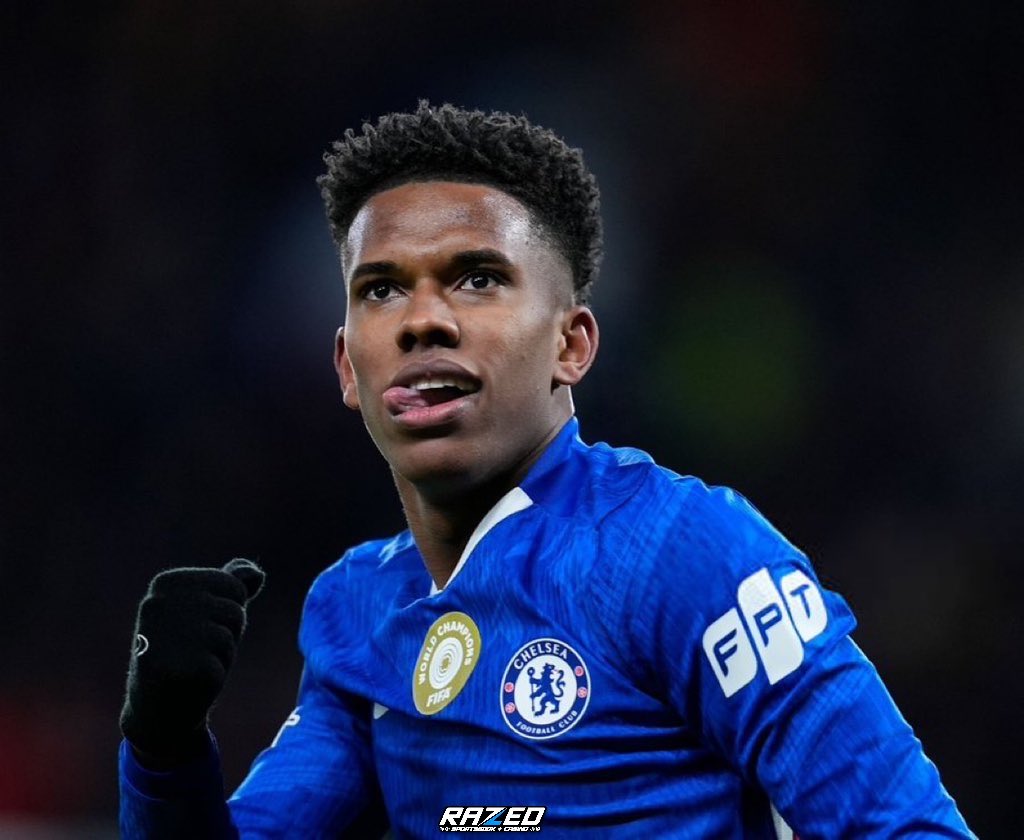 CFCMods's tweet image. I’m sorry but if I’m Chelsea I am NOT allowing Estevao play in the World Cup, are we being silly? 

They literally said grade 4 hamstring and this brother doesn’t want to do surgery, sit your ass home and recover properly before this gets worse next season.