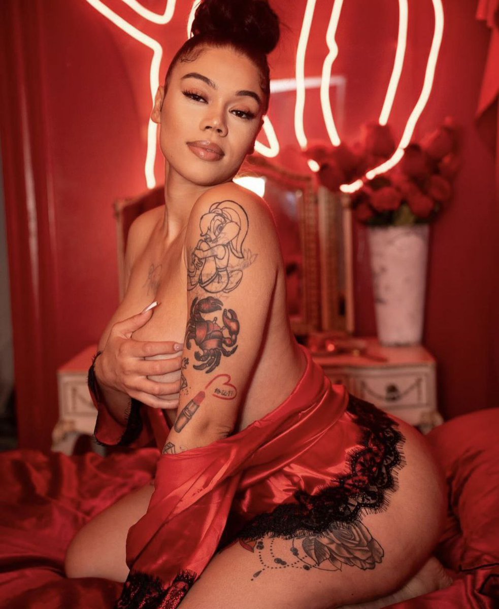 EmmanuelEn68455's tweet photo. this is your favorite Emmanuella I think love was not in my attention but I feel to love again if you are interested text me now? https://t.co/raKYE1eudj