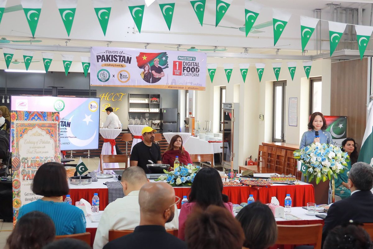 On 22 April 2026, the Embassy of Pakistan, in collaboration with Food Fusion, hosted an exclusive “Flavors of Pakistan” event at the Hanoi College of Commerce &amp; Tourism (HCCT).
🇵🇰🇻🇳

<a href="/ForeignOfficePk/">Ministry of Foreign Affairs - Pakistan</a> <a href="/PkPublicDiplo/">Public Diplomacy Pakistan</a>
#PakistanInVietnam