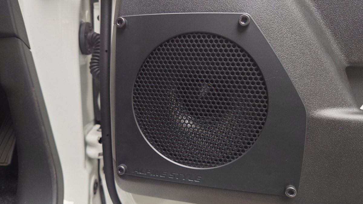 wrx_only_sti's tweet image. ALPINEのスピーカー取り付けがようやく完了しました。

ナビのイコライザーを最高って呼ばれるのに変えようとしたら、僕が知ってる設定画面じゃ無くて卒倒した。

音は良くなったけど、車外への音漏れが凄い。

＃ｼﾞﾑﾆｰﾉﾏﾄﾞ
＃ALPINE