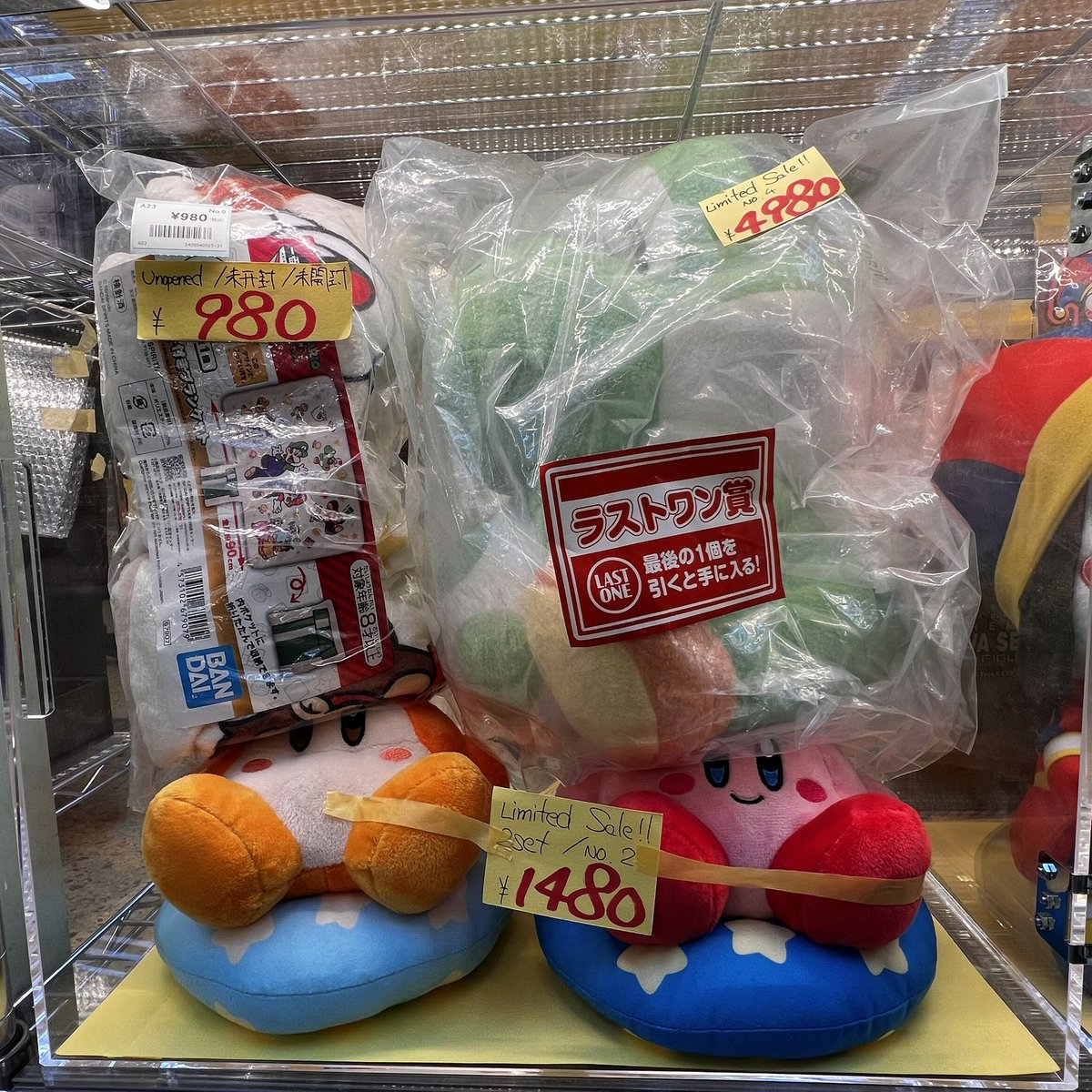 ASTOP_CENTER's tweet image. [A-Stop Radio Center Store]
[ShowCase Information]
The following figures have arrived in case 🌟A-23🌟⚡️⬇️

🧸 #Plushies 🧸
#Nintendo 
#Plushies 
#Yoshi 
#Kirby
This case features a selection centered on plushies‼️ Be sure to stop by♪

#Astop #RadioCenterStore
#Akihabara
