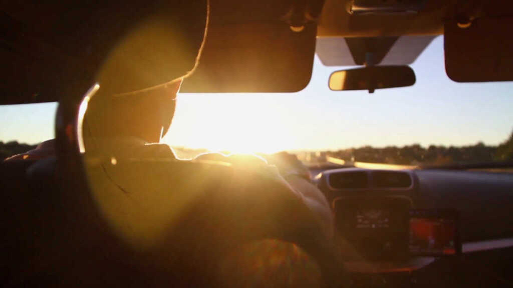 policiademadrid's tweet image. #BuenosDías #Madrid😊

🚔Seguimos en #CampañaPrevenciónAtropellos🚗

🌞Para evitar que el sol te deslumbre  y provoque atropellos:

🚗Reduce la velocidad.
➡️Mantén la trayectoria.
🧼Mantén las lunas limpias.
🌅Evita el sol de frente.

#PMM
#SeguridadVial