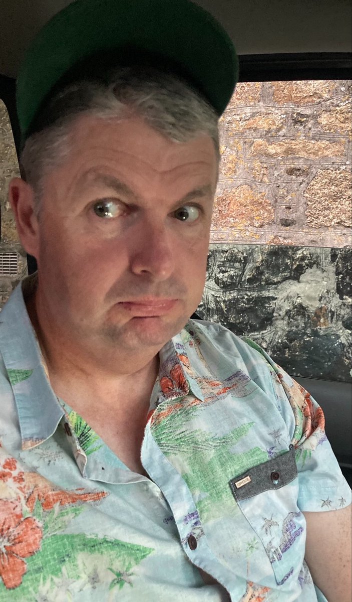 Becks and Charlie Brown tweet media