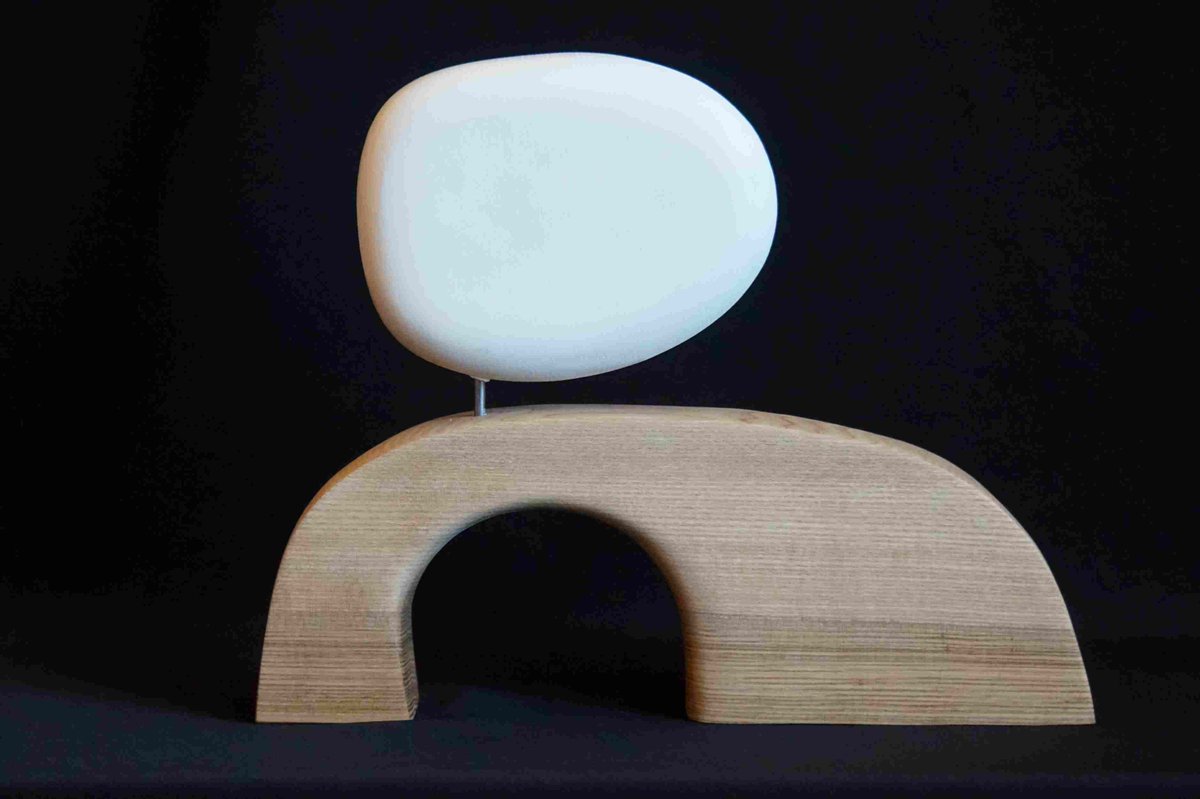 MADO1921's tweet image. TYPO R de Marie-Laure Teisseire :
une typographie en dialogue.
Bois, métal et forme blanche.

📐 23 × 29 × 4 cm
🎨 Œuvre unique
🔗 madeleinehomedesign.fr

#ArtContemporain #Design