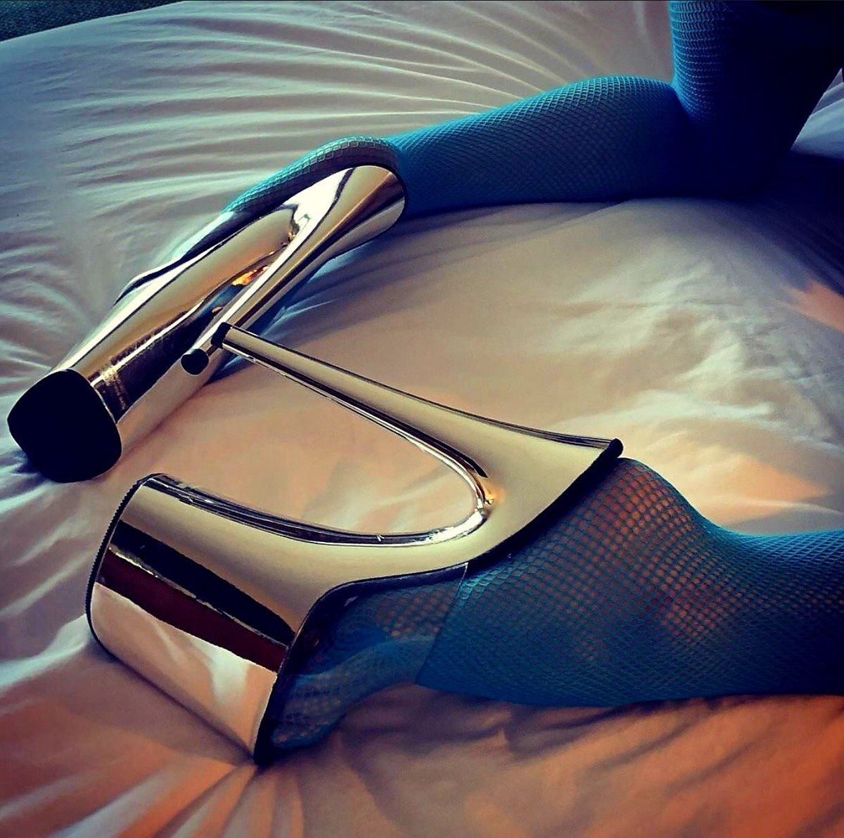 High on Heels tweet media