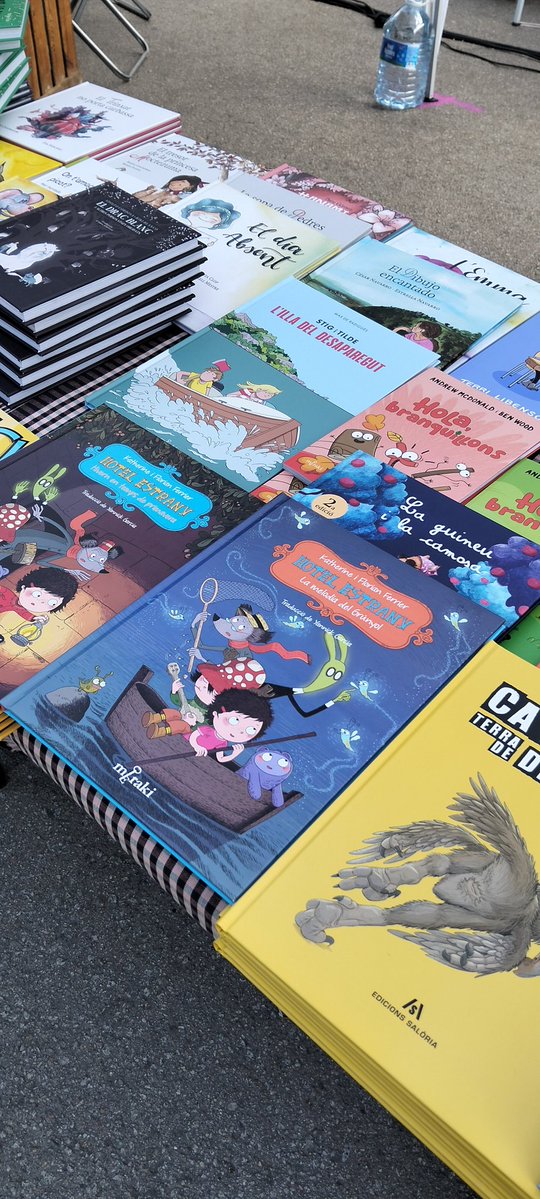 Meraki Editorial tweet media