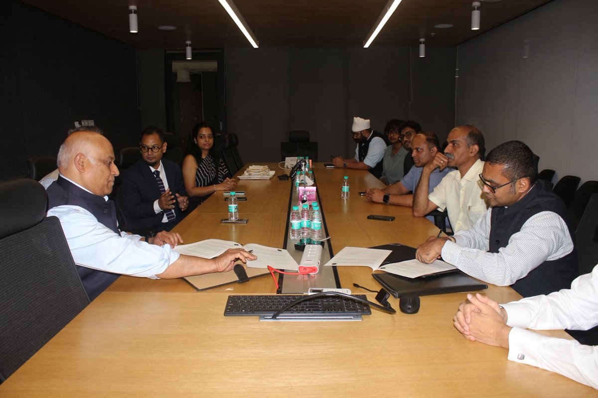 UKinHyderabad's tweet image. Pleased to attend the MoU signing between @UKIBC and @TWorksHyd . 

This partnership strengthens the pathway from idea to market, enabling UK businesses to prototype and scale in India, while opening global opportunities for Indian start-ups and MSMEs. 
#UKIndiaVision2035 #Growth