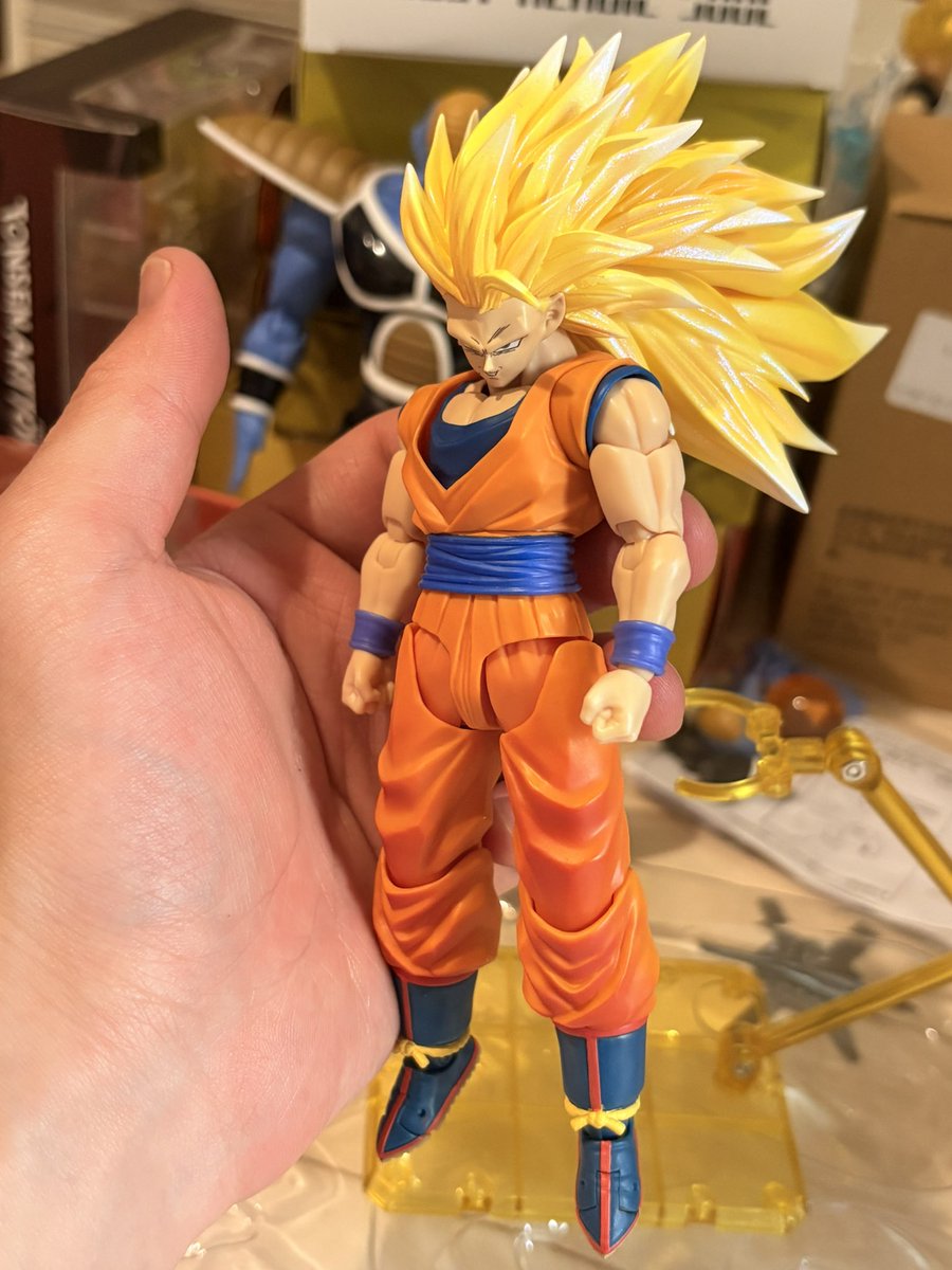 サナリエ tweet media