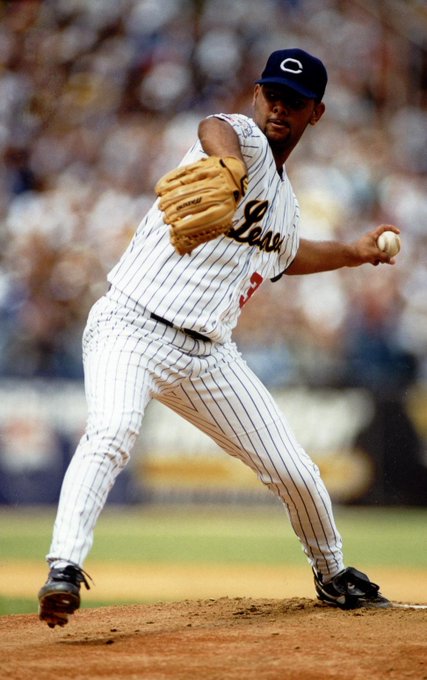 UN GRANDE DEL MONTÍCULO
23 de abril de 1993: Omar Daal, nativo de Maracaibo y con 21 años, debutó con los Dodgers, convirtiéndose en el en el venezolano 67 que jugó en Grandes Ligas. Daal figura entre los mejores pitchers en la historia de la LVBP. (Hilo)