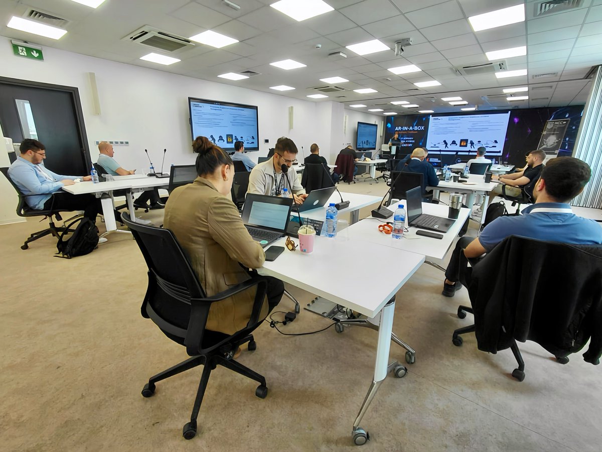 NationalCsirtCy's tweet image. Το Γραφείο Επιτρόπου Επικοινωνιών – Αρχή Ψηφιακής Ασφάλειας διοργάνωσε διήμερη εξειδικευμένη εκπαίδευση με θέμα τη μεθοδολογία «AR in a Box» (Awareness Raising) της #ENISA, η οποία επικεντρώνεται στον σχεδιασμό και την υλοποίηση αυτόνομων και αποτελεσματικών δράσεων