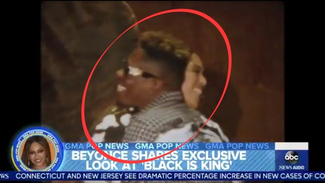 KofiCosby65861's tweet image. You calling this a Photoshop hug? 😂 Shatta Wale traveled all the way to link up with Beyoncé’s team to make history while you’re here typing from your room. It’s in the movie, it’s on Disney+, and it’s global. Stay pressed! 👑 #ShattaWale #Beyonce #Already #SM4LYF