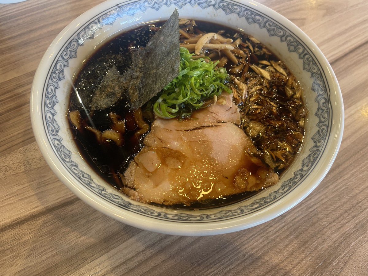 こんばんは。

今日は少し肌寒いですね。
味噌ラーメン、生姜ブラックラーメン販売してるので食べてあたたまってください🍜

25時までお待ちしております。