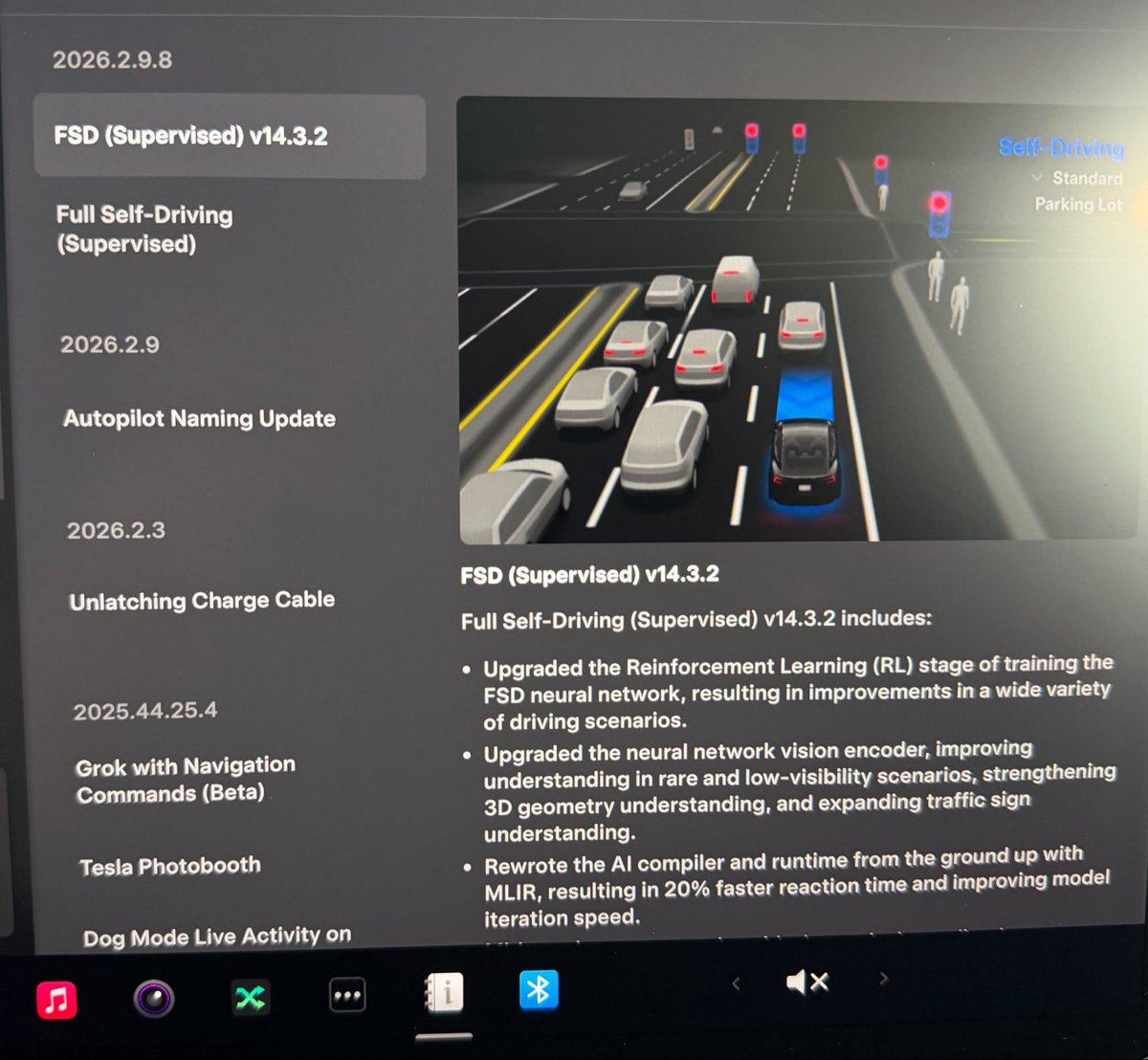BLKMDL3's tweet image. 7 hours and 12 drives with FSD v14.3.2, here is my review:

This is a HUGE release especially for Actually Smart Summon. Tesla has unified the model between Actually Smart Summon, FSD, and Robotaxi for the best performance and wow, what a massive change!

I’m absolutely blown