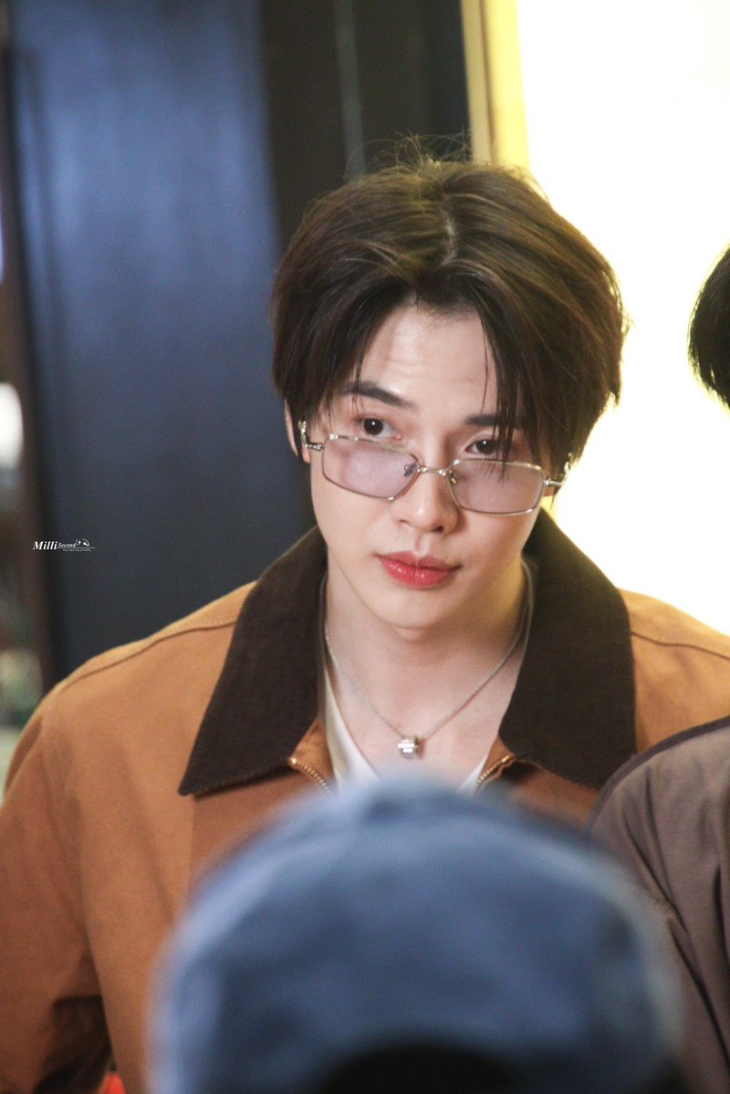 𑣲meanwhite tweet media