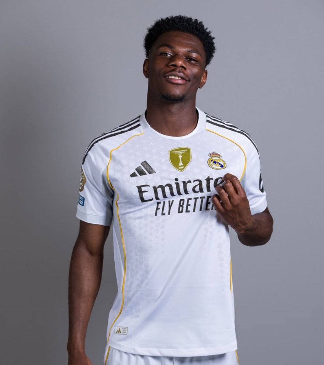 MadridXtra's tweet image. 🚨 CONFIRMED: Manchester United have discussed Aurélien Tchouameni.

It is unclear if Real Madrid would let him leave. It is possible he extends with the club. @lauriewhitwell