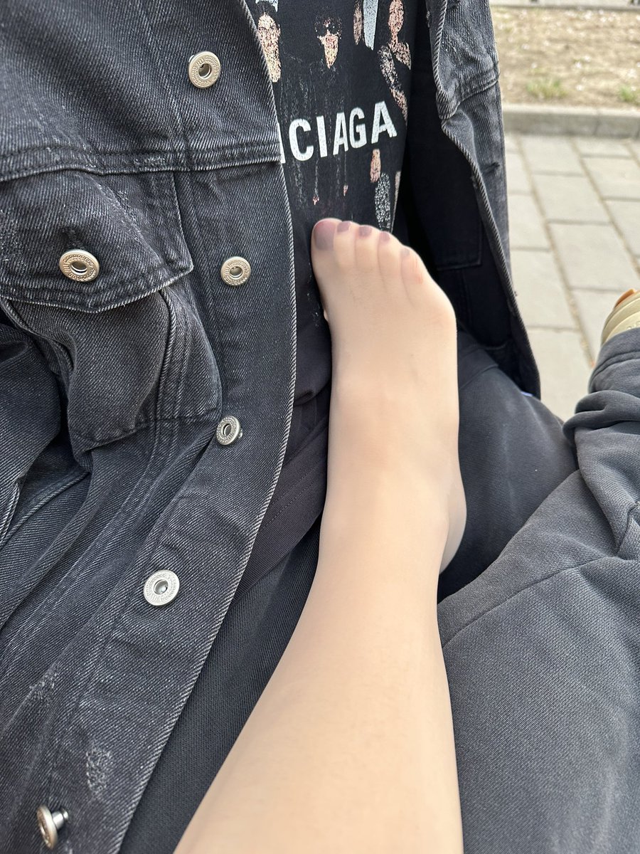 aimiS98's tweet photo. 户外 #丝 #足 https://t.co/wGOQSgmFu3