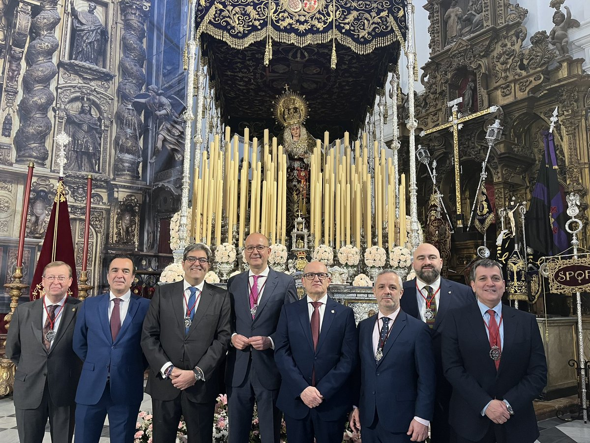 LaCenaSevilla's tweet photo. #CronicaDRLaCena26

Continuamos con la mañana del #DRamos, donde nos visitaron Hermandades históricamente relacionadas como @DoloresdelCerro @Hdad_Redencion @CristoDeBurgos @RealHdadServita  @hdaddelpilarsev y entidades y comunicadores como @emasesa y @HerreraenCOPE https://t.co/TIXVGcWNC5