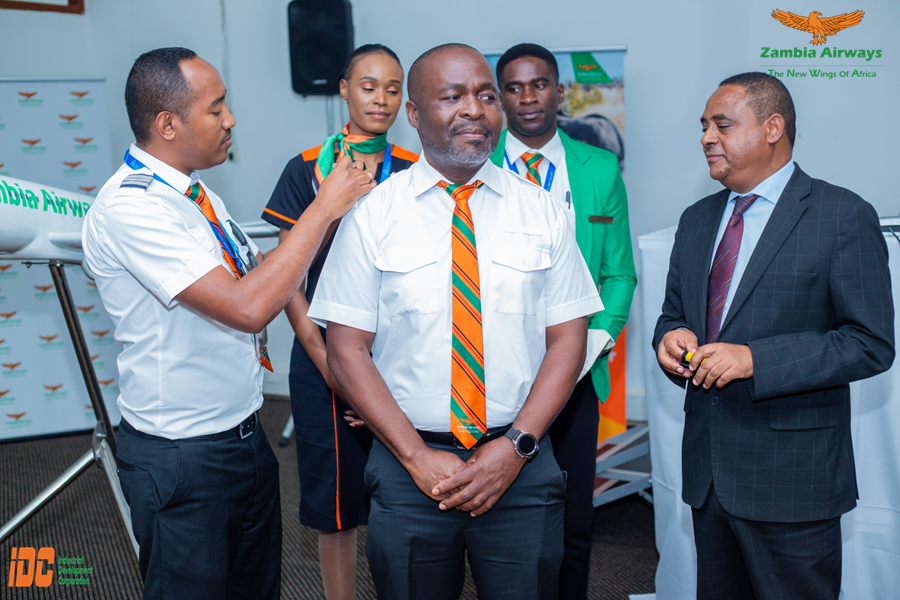 zambia_airways's tweet image. Celebrating a major milestone! ✈️🇿🇲
Zambia Airways (2014) Limited has marked a significant milestone by celebrating the successful completion of type rating and upgrade training of five pilots in partnership with the Ethiopian Airlines Group. 
#Progress #LocalPilots