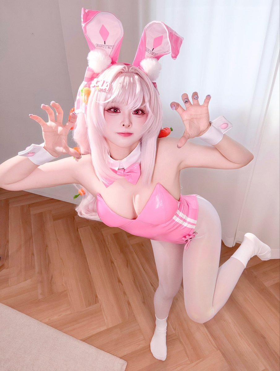 DyangYi's tweet photo. 나 잡아봐라💖
#NIKKE #NIKKEcosplay https://t.co/jWu7MaKN03