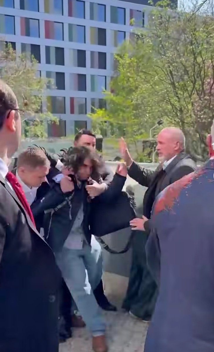 جان John tweet media