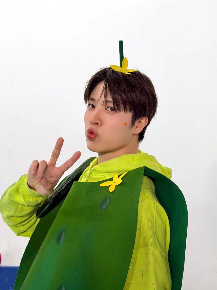 SO JUNGHWAN T5 tweet media