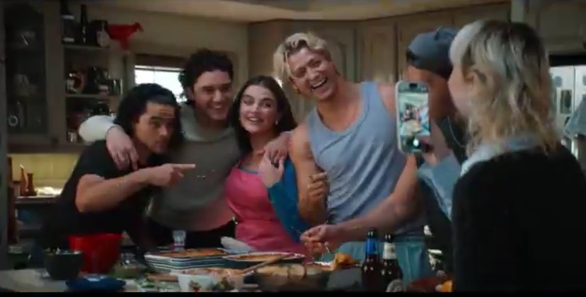 nic 𝜗𝜚 tweet media