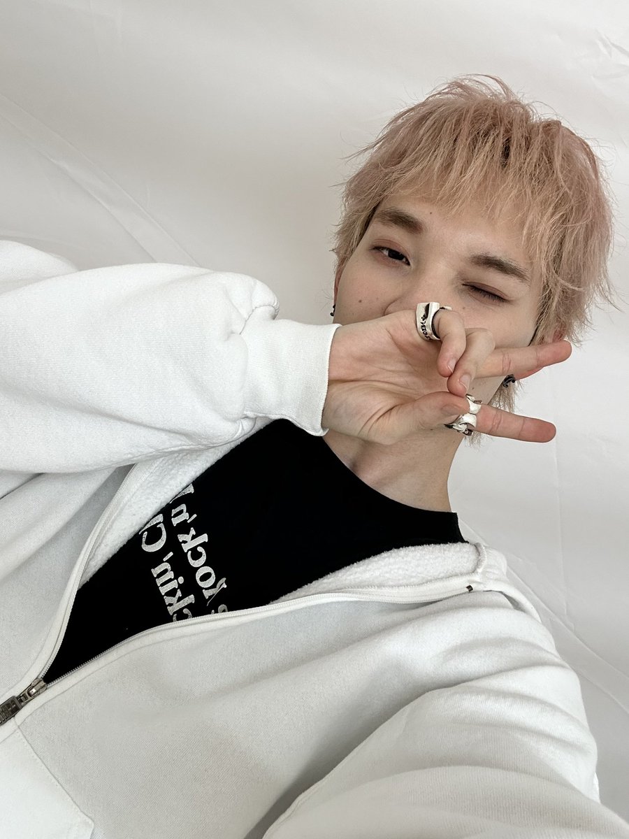 psyfe_member's tweet image. 皆さん‼️

愛知楽しかった〜🫠

明日は福岡😤

楽しもうね😌✨

#PCF_THEROOTS
#REN
#PSYCHICFEVER