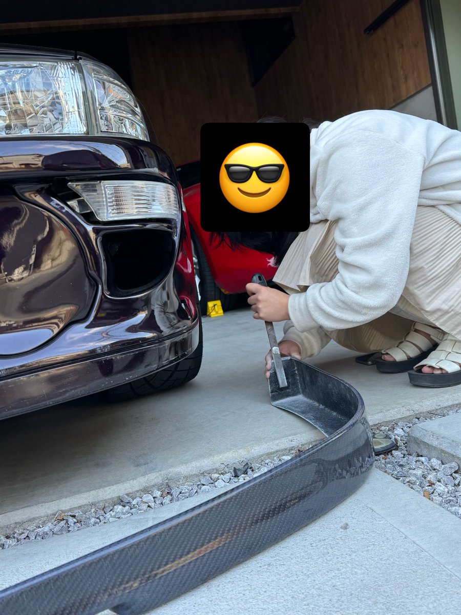 GC8_3931's tweet photo. 念願のラアンスポーツのカーボンリップ装着

98バンパー(ワイド）用は型の劣化により廃盤らしいです。
加工前提で購入させて頂きました😅
横をだいぶ削りました
それでも真ん中が少し浮くので色々試行錯誤します😅 https://t.co/9caJw0Uqwf