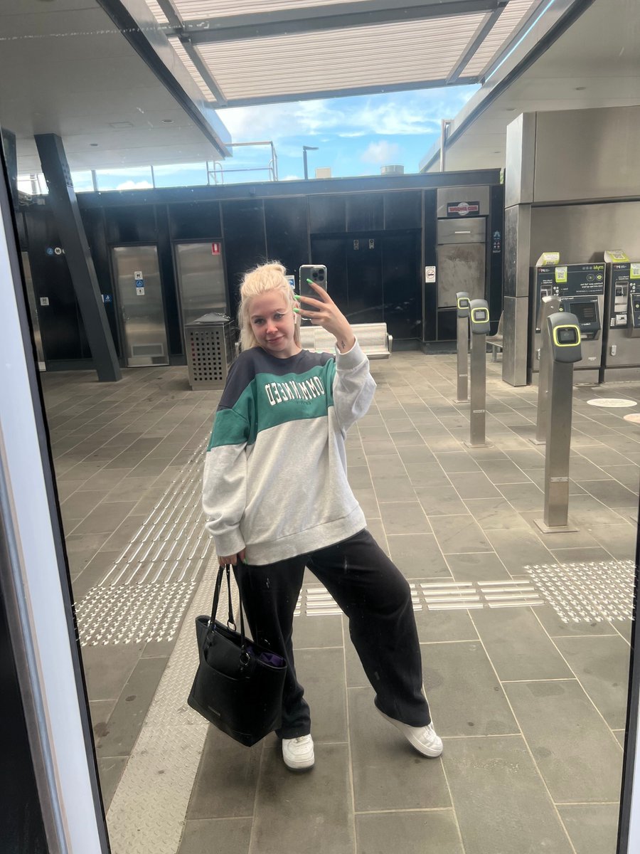 Helen Howell tweet media