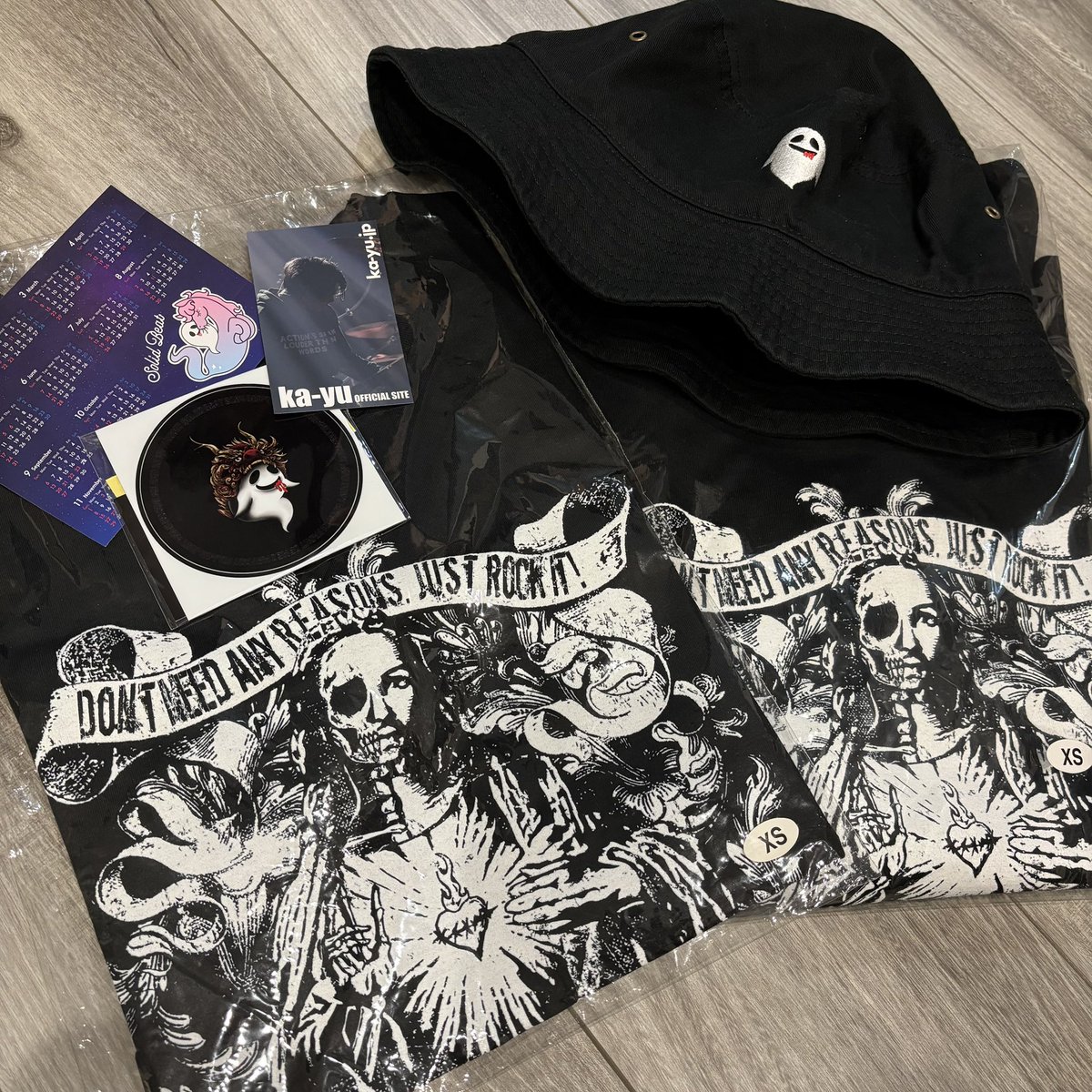 __kaz1210's tweet photo. 旦那がバケパ欲しいとうるさいので((
ついでに私好みすぎるTシャツも🖤
#solidbeat #ka_yu https://t.co/xQQb6DUQEu
