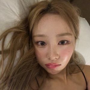 yuri angel tweet media