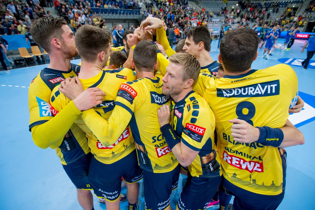 ehfcl's tweet image. 🦁 Rhein-Neckar Löwen 2017/18… pure class.

Schmid. Baena. Reinkind. Mensah Larsen. Radivojevic. Sigurdsson. Groetzki. Pekeler. Appelgren. Palicka. 🔥

When do we see the Löwen back in the #ehfcl #CLM? 👀 #handball