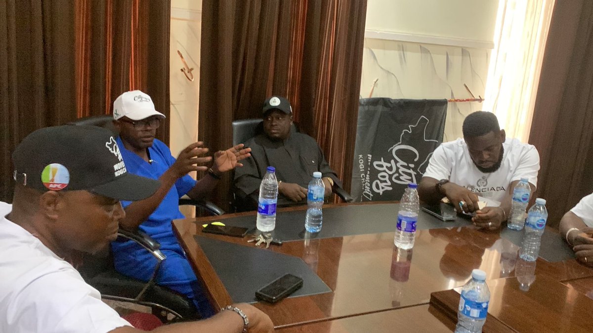 markogahGRC's tweet photo. STRATEGIC ENGAGEMENT WITH STATE AND LOCAL GOVERNMENT COORDINATORS  KOGI STATE

Yesterday in Lokoja, I convened a strategic meeting with the State Coordinator and all 21 Local Government Coordinators of the City Boy Movement , Kogi State Chapter.
#cityboymovement
@STinubu https://t.co/8GYBOODlVo
