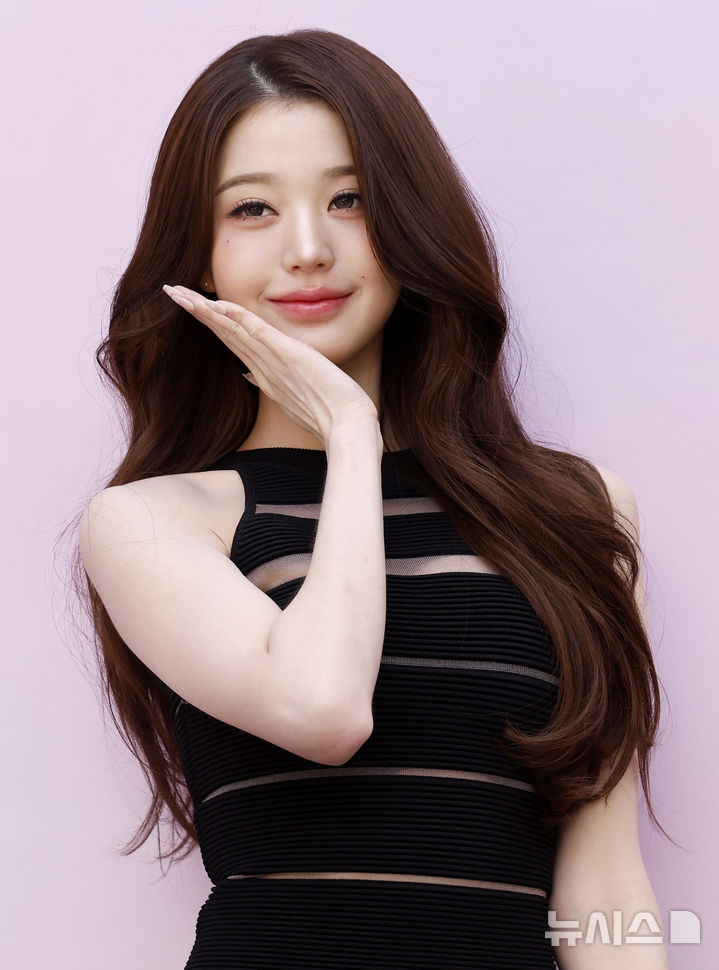 🌟260423 아이브 장원영 
📸 Photographed by 뉴시스
#장원영 #JANGWONYOUNG #원영 #WONYOUNG #ウォニョン 
#아이브 #IVE
#다이슨 #dyson #포토콜 #photocall