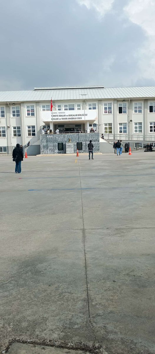 MelihCanAr37317's tweet image. EKPSS sınavı 19 Nisan burda oldum #kesfetbeni #twitter #viralvídeo