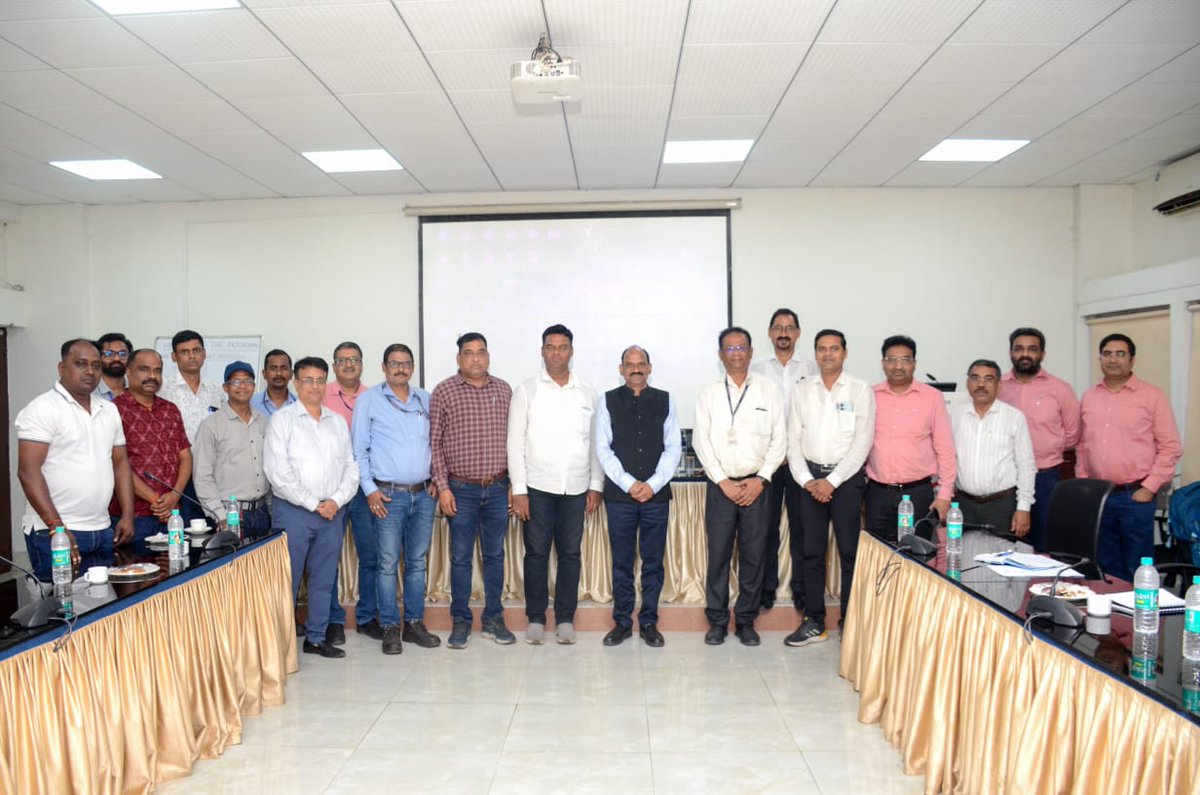 NALCO_India's tweet image. During his visit to the S&amp;amp;P Complex in #Angul, #Odisha, Dr. T.K. Pattanayak, Director (HR), led an insightful and interactive session with #HR executives, focusing on strategic organisational growth and employee development. The discussions underscored the evolving role of HR in
