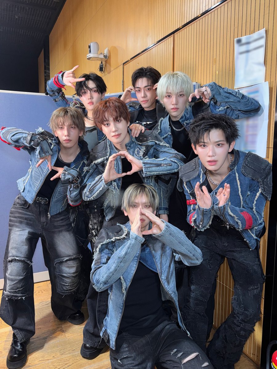 20260423 M COUNTDOWN

♪🎧⭑𖦹₊🦋˚*‧🌀

#MODYSSEY #모디세이
#GotHooked #AddictiveSymphony
#HOOK #훜