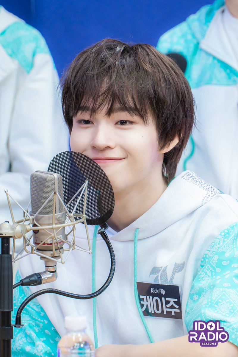 idolradiokorea's tweet image. [#아이돌라디오4 앨범 260422]

EP#218 아돌라 온다고? 이러니까 아돌라가 킥플립한테 돌아버리지😉 (스페셜 DJ 이대휘)

'실물이 예뻐요' 천연 플러팅 가능냥😉 #케이주
😎좌민제 우주왕의 경호를 받고 자란 스무살 #동현

@kickflip_jype

#MBC #IDOLRADIO #아이돌라디오 #KickFlip #킥플립