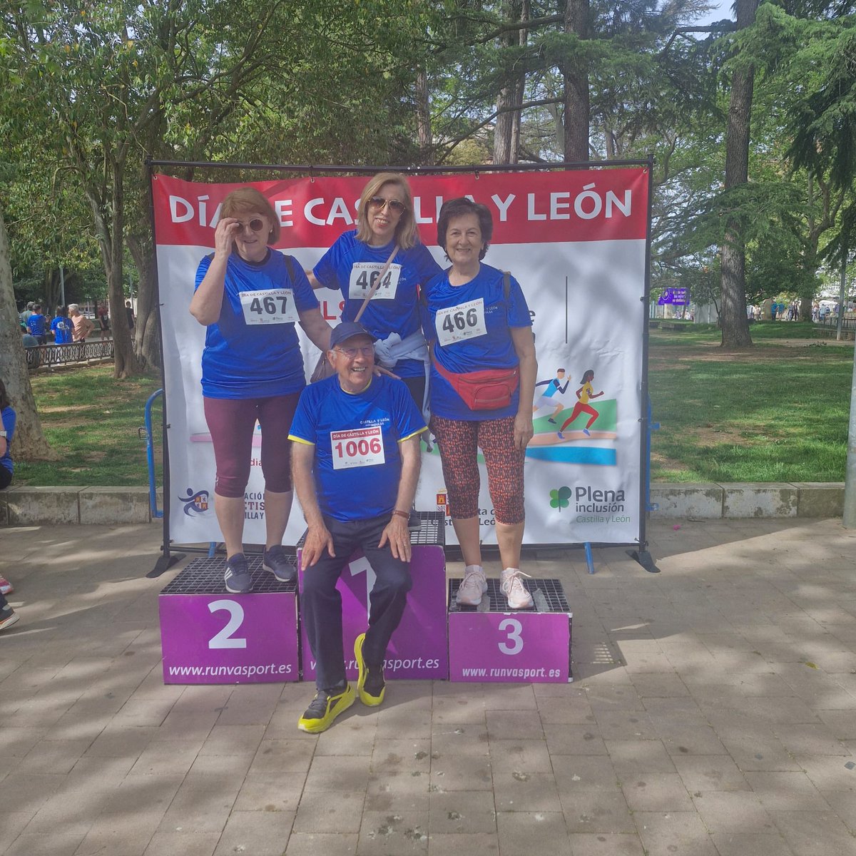 PlenaCyL's tweet image. 🌊 Una gran ola de solidaridad ha recorrido #Palencia en el #DíadeCastillayLeón. 

 🍀Personas de todas las edades han participado por la inclusión de las personas con #discapacidadintelectual. 

¡Gracias por hacerlo posible!  👏👏👏