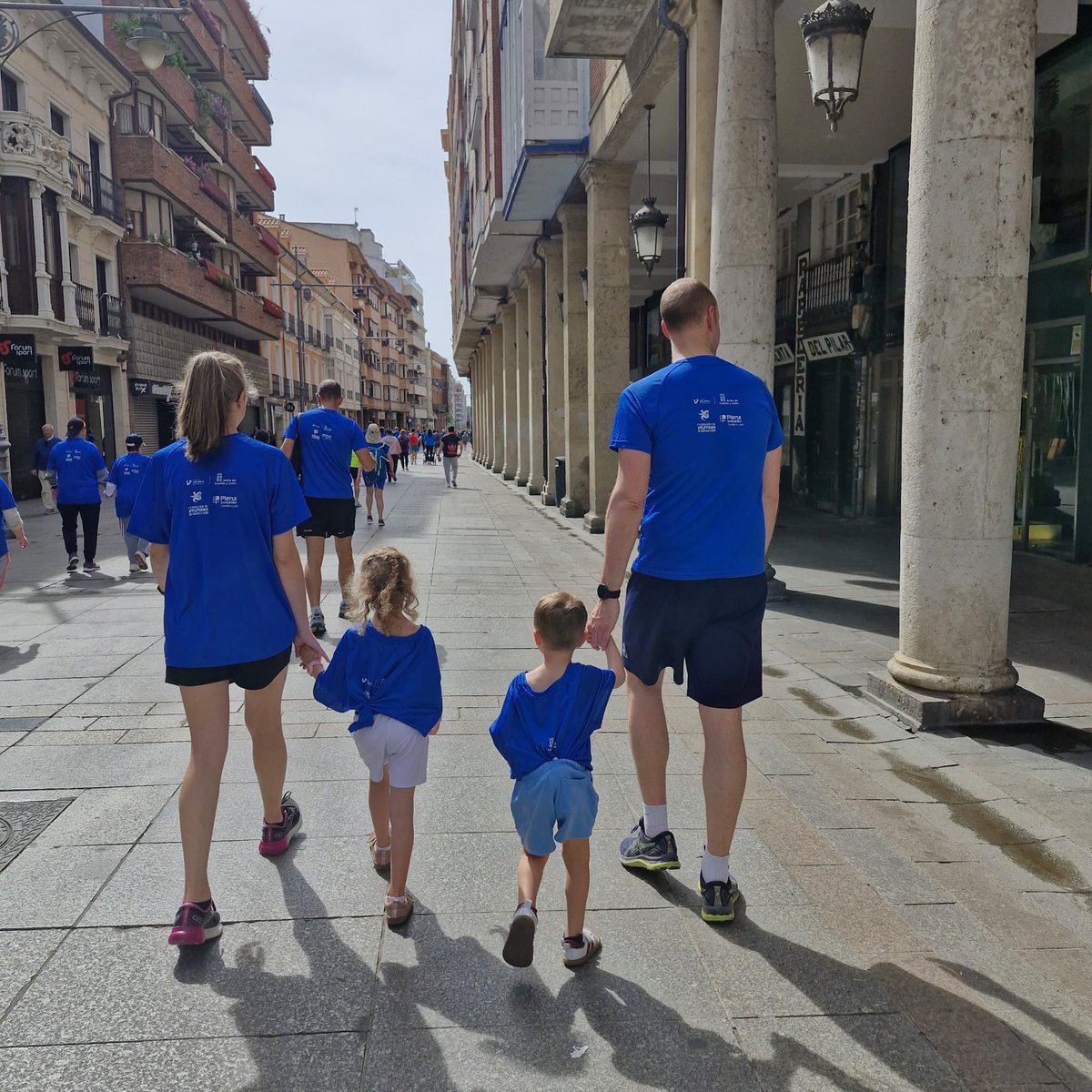 PlenaCyL's tweet image. 🌊 Una gran ola de solidaridad ha recorrido #Palencia en el #DíadeCastillayLeón. 

 🍀Personas de todas las edades han participado por la inclusión de las personas con #discapacidadintelectual. 

¡Gracias por hacerlo posible!  👏👏👏