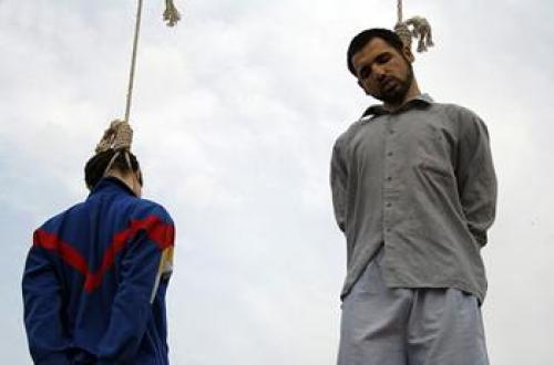 Altre impiccagioni di oppositori e di giovani manifestanti in #Iran, al ritmo di almeno 5 impiccagioni al giorno, mentre il Consiglio economico e sociale delle Nazioni Unite ha appena nominato la Repubblica islamica membro del Comitato per il programma e il coordinamento,