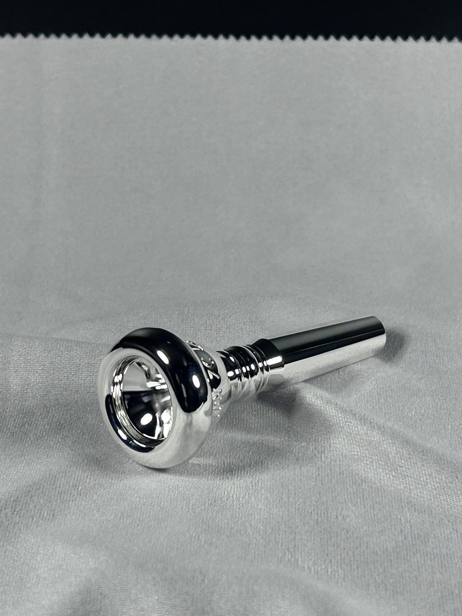 akariwillies's tweet photo. TPX 7C LS

TPXはウィリーズの短いほうのトランペットマウスピースです

LSはリップスペースの略で、カップのリム近くに空間を作っています https://t.co/XjSu3mbZuI