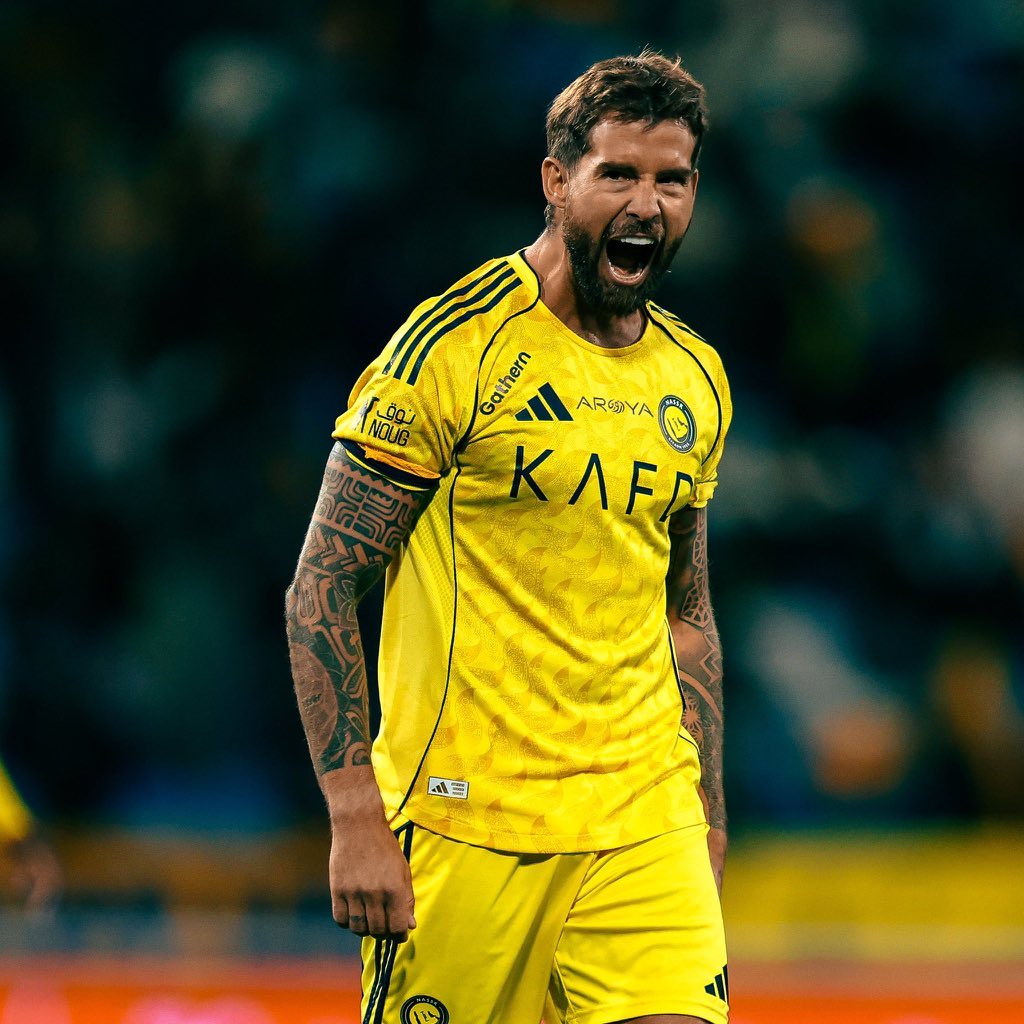 لاهور 💙7💛 tweet media