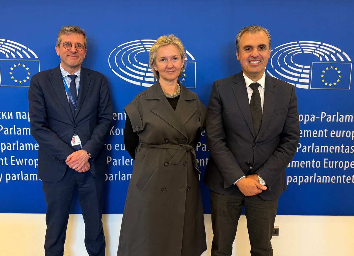 EDUN_IB's tweet photo. El conseller Antoni Vera trasllada a la Comissió Europea la necessitat de fer obligatòria la formació per accedir al sector turístic, per combatre l’abandonament escolar i avançar cap a un model més qualificat i sostenible. https://t.co/KCG18UFuHS