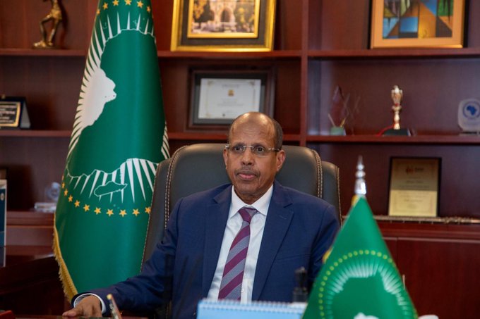 Tv1uganda's tweet image. UPDATES:  African Union Commission Chairperson Mahmoud Ali Youssouf welcomes progress on humanitarian access, prisoner releases, and ceasefire oversight in eastern #DR Congo. He said the measures will build trust between the DR Congo government and the AFC/M23 Movement