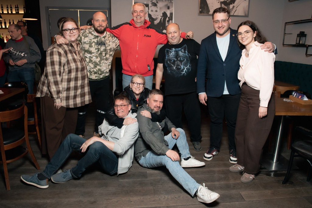 Красно-белые сердца tweet media