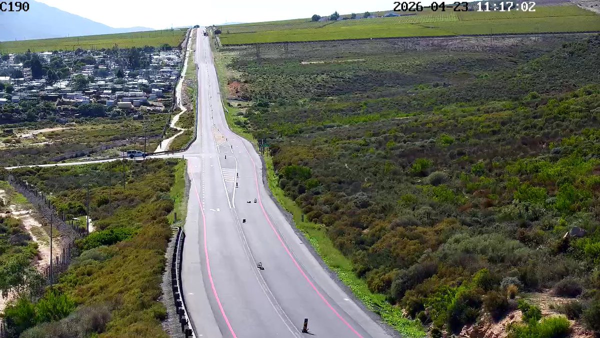 CapeTownFreeway's tweet image. Roadworks: N1 Inbound before Hex River Pass (De Doorns). Stop &amp;amp; Go system in place. #BeTheChange