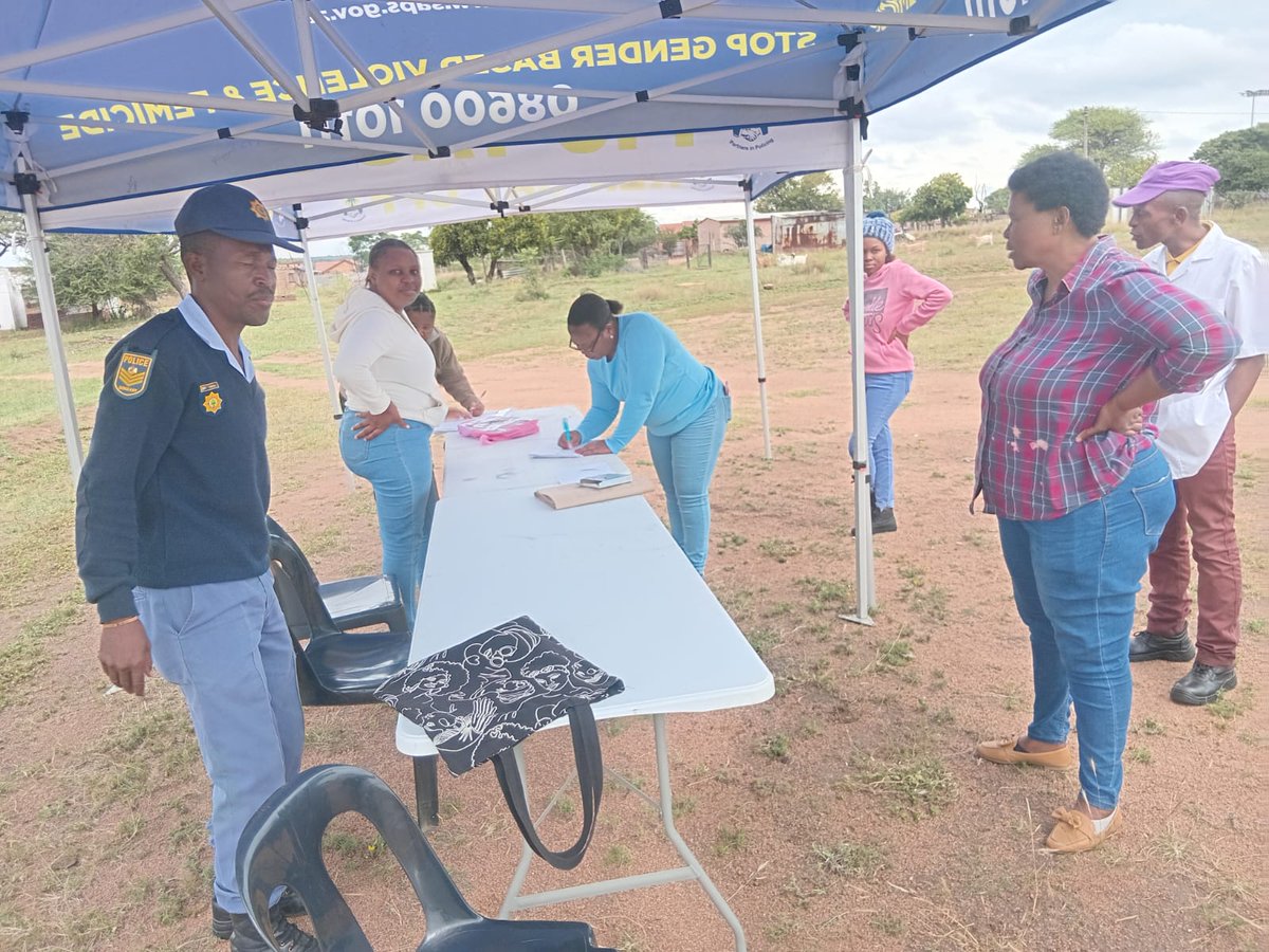SAPoliceService's tweet image. #sapsNW #SAPS Klipgat Social Crime Prevention, Sgt Simango Mafoho and the local #CPF sub-forum representatives conducted a #CommunityOutreach campaign on 22/04, bringing services closer to the community. Services include certification of copies, drafting of affidavits and opening