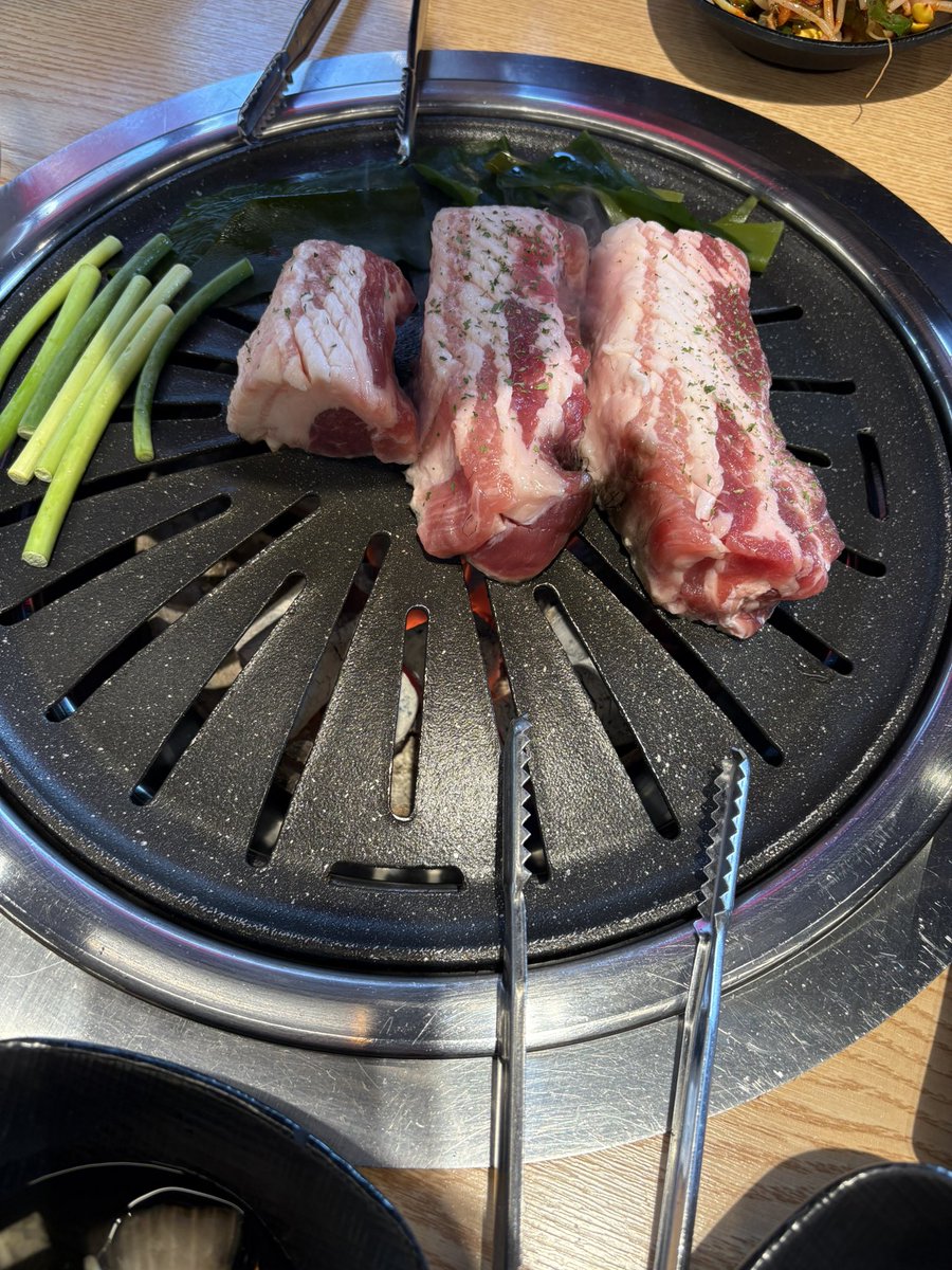 Gold_sla tweet media