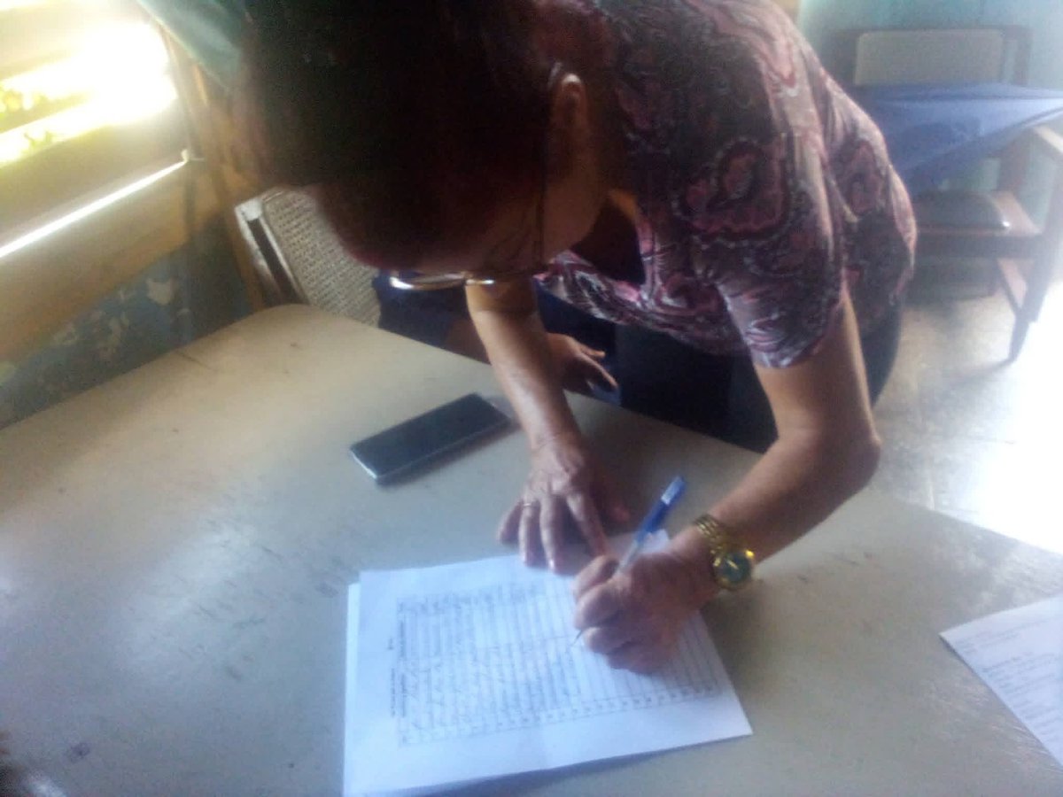 🌱 Tabacaleros y forestales en  #MinasDeMatahambre dieron su firma por la Patria
#MiFirmaPorLaPatria 
#UnidosXCuba

<a href="/NiurkaRodrigPR/">Niurka Rodríguez Hernández</a> <a href="/LiusmaraRdgz/">Liusmara Rodríguez Soriano</a> <a href="/eumelin5/">Eumelin González Sánchez</a> <a href="/YamileRamosCord/">Yamilé Ramos Cordero</a>